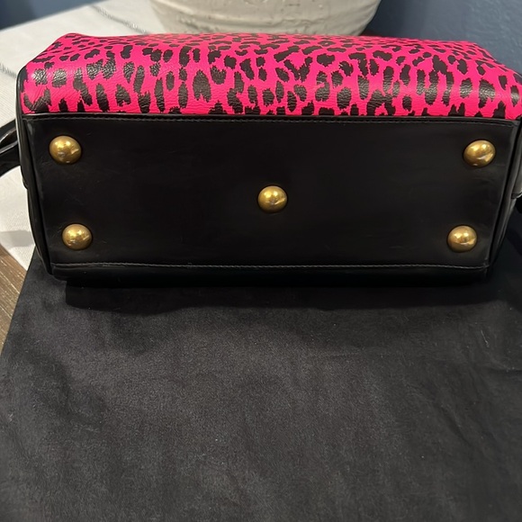 Authentic Saint Laurent Calfskin Printed Leopard with FREE YSL WALLET - Picture 12 of 17